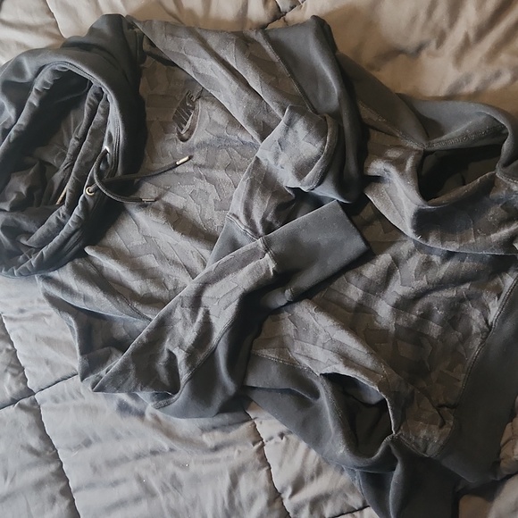 Nike sweater with pockets - Picture 2 of 3